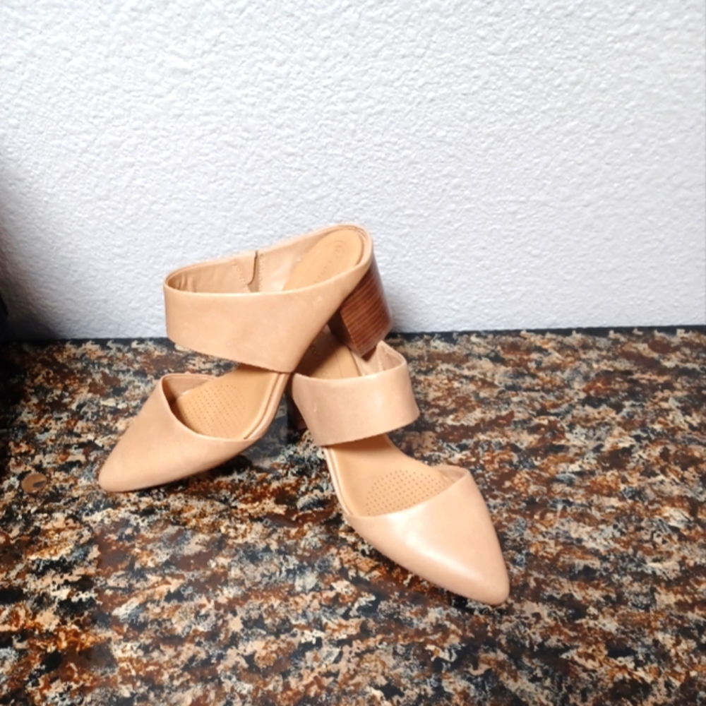 Tan Closed Toe Heel